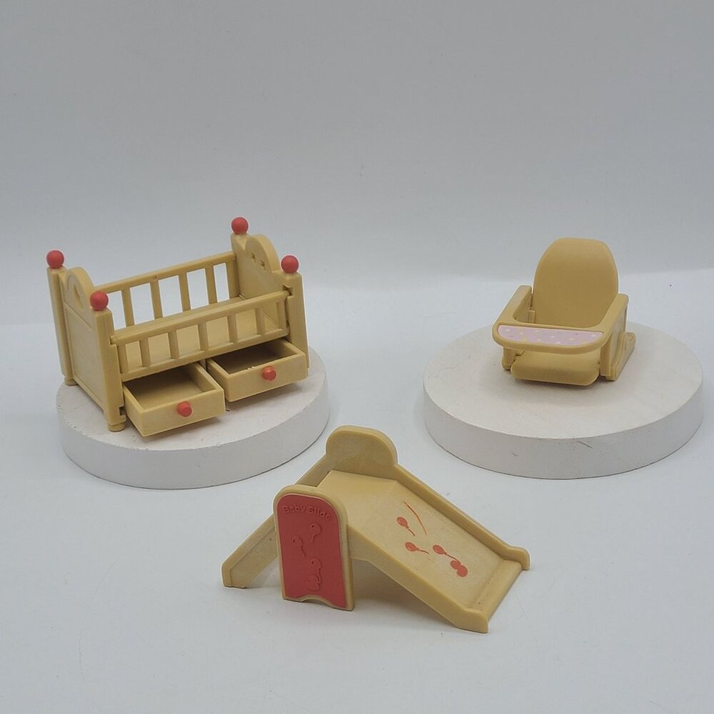 Sylvanian Families Calico Critters Dollhouse Nursery Furniture Set W/ Baby Slide